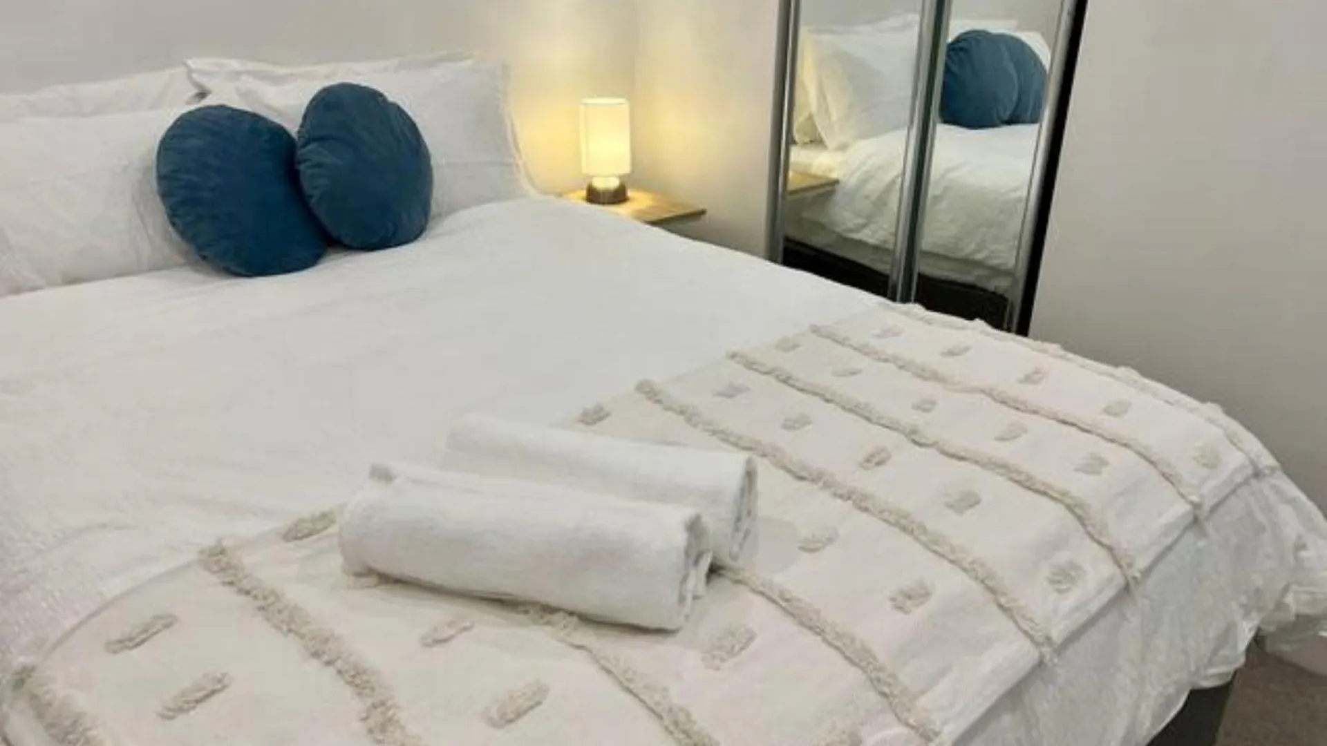 브리즈번 2-Bed With Pool, Gym, Parking And Balcony 아파트 오스트레일리아